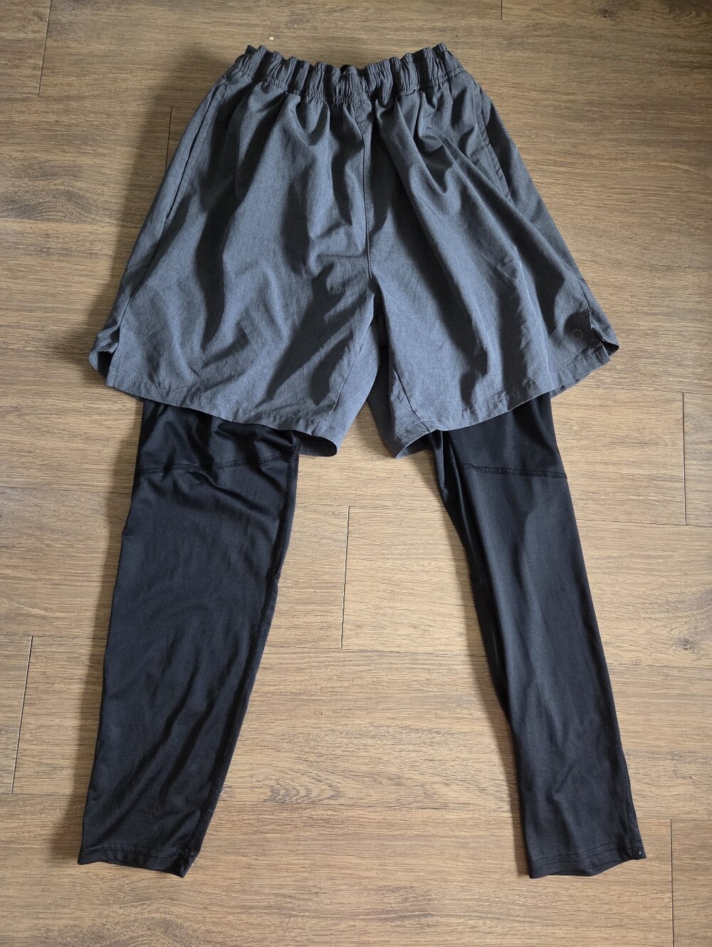 Skora Gray Shorts With Built In Black Leggings Run Real Quick Dry